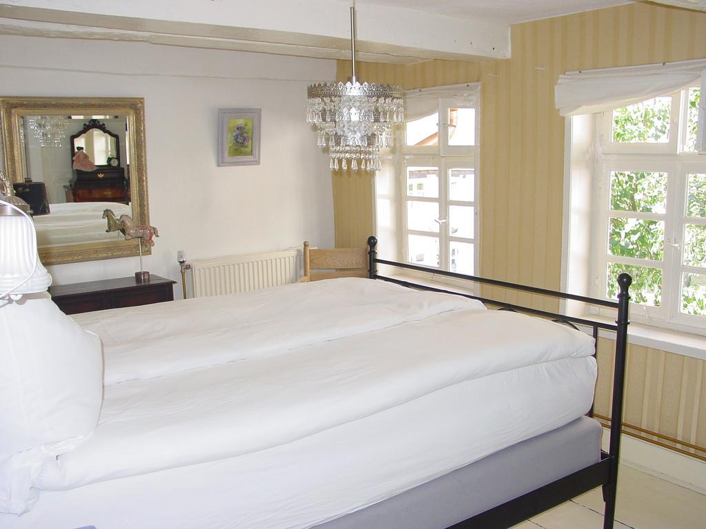 Robert'S Bed & Breakfast Helmarshausen Εξωτερικό φωτογραφία