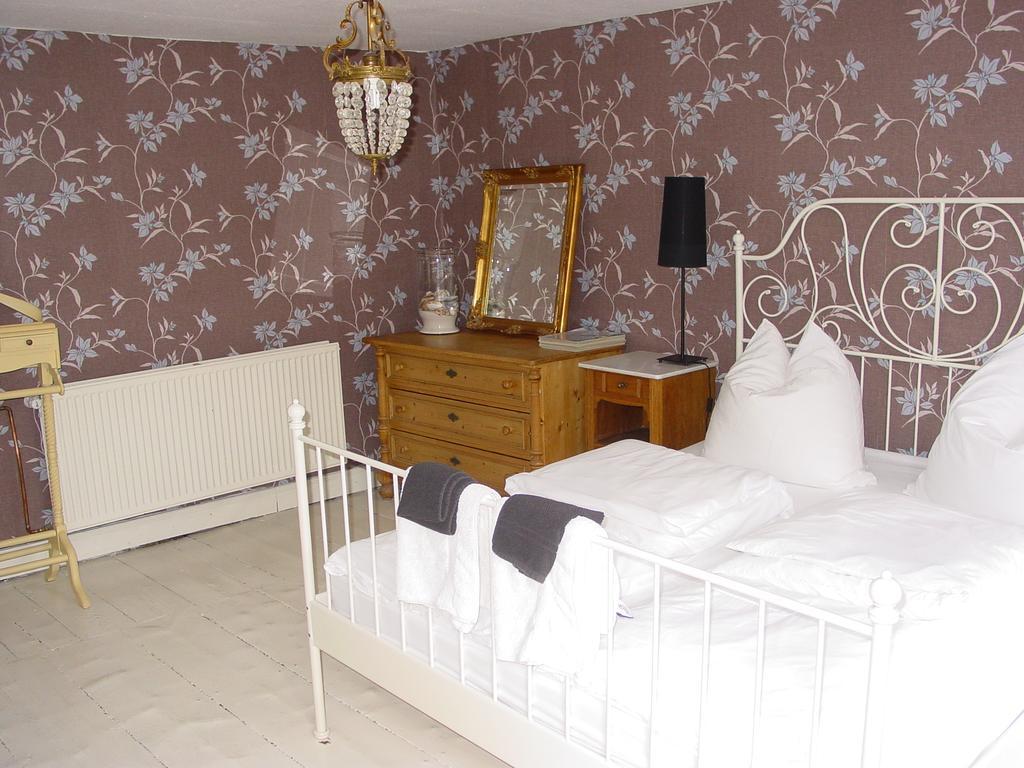 Robert'S Bed & Breakfast Helmarshausen Εξωτερικό φωτογραφία