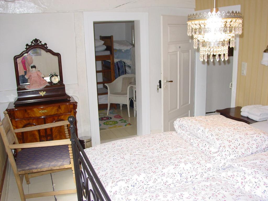 Robert'S Bed & Breakfast Helmarshausen Εξωτερικό φωτογραφία