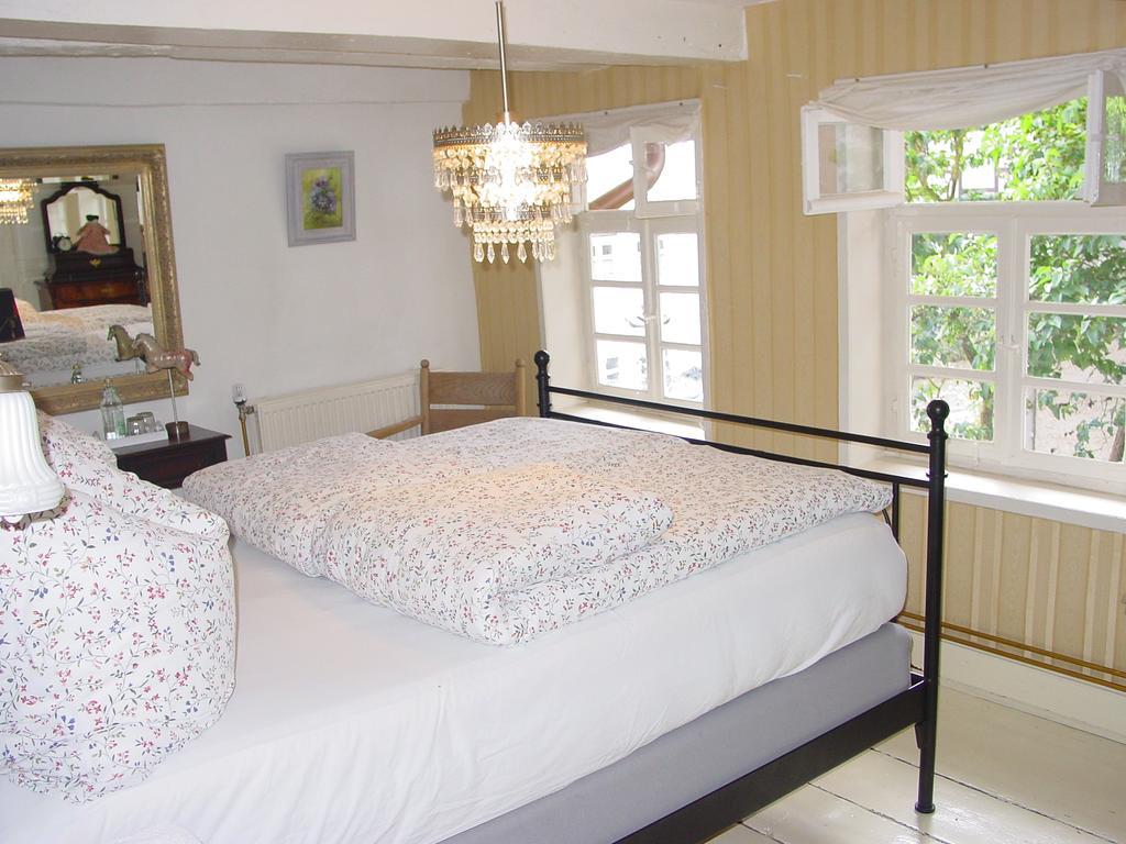 Robert'S Bed & Breakfast Helmarshausen Εξωτερικό φωτογραφία