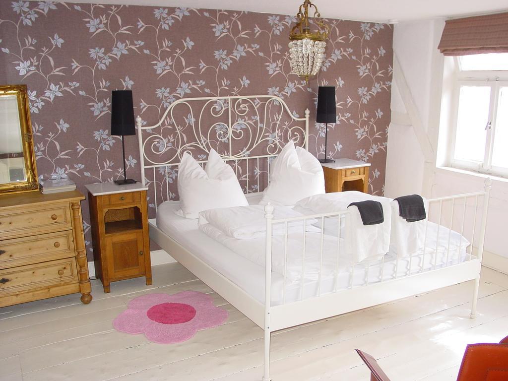 Robert'S Bed & Breakfast Helmarshausen Εξωτερικό φωτογραφία